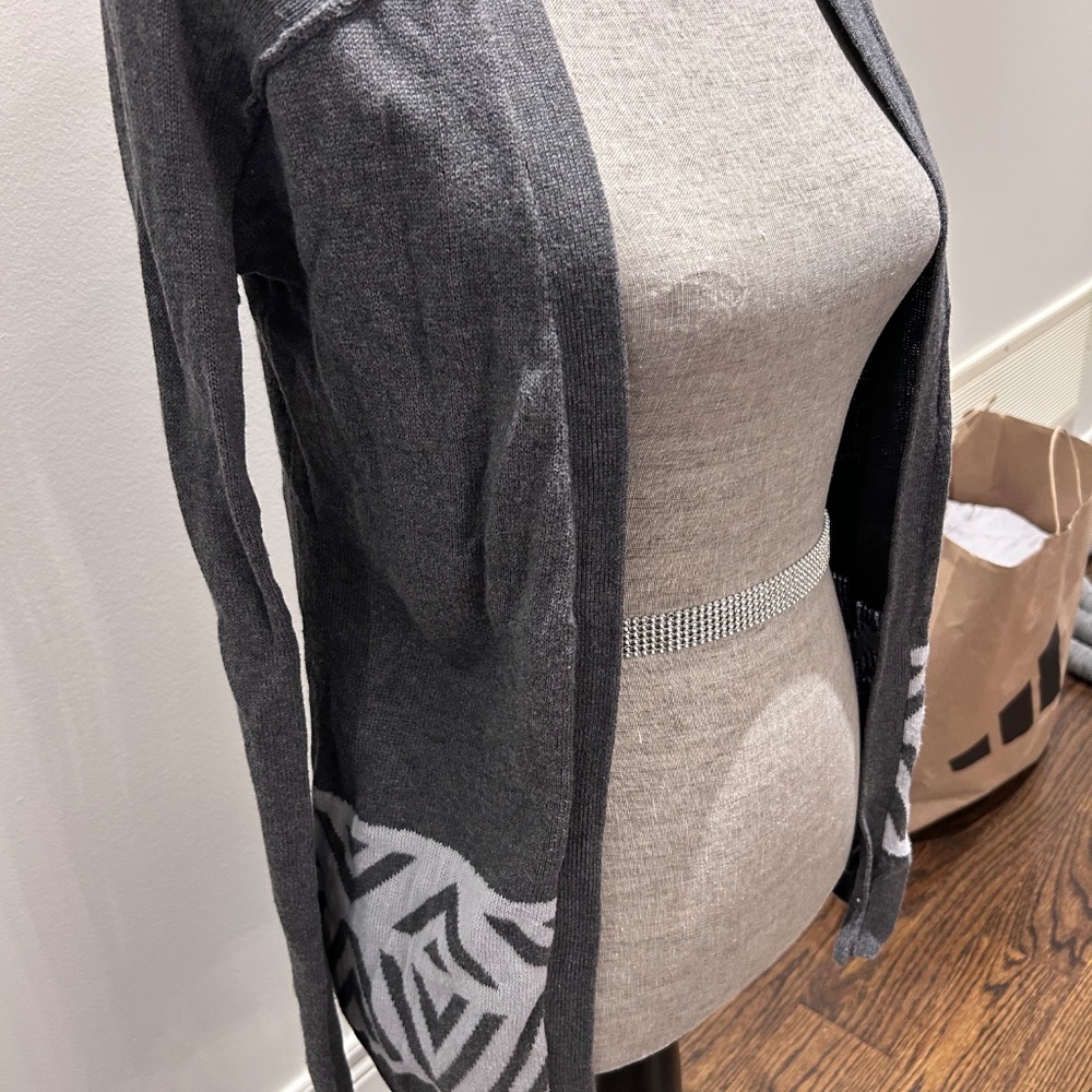 Iviva Cardigan - Picture 3 of 4